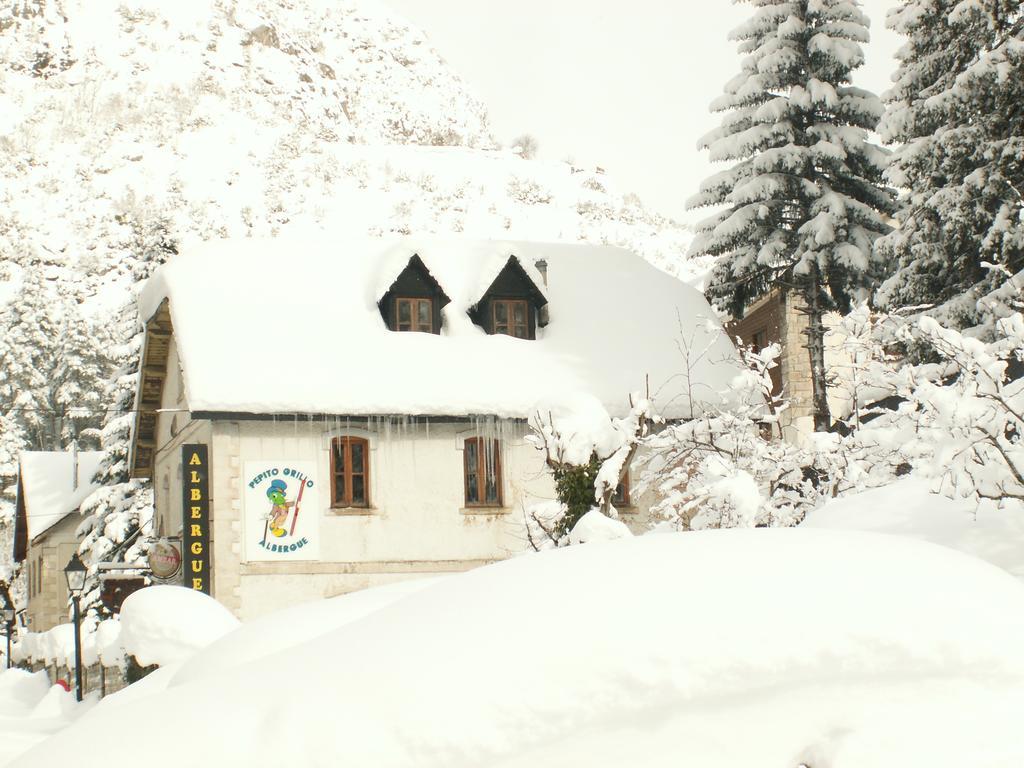Albergue Pepito Grillo Canfranc Exteriör bild
